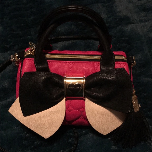 NWOT Betsey Johnson Bow Crossbody GORGEOUS - Picture 3 of 8